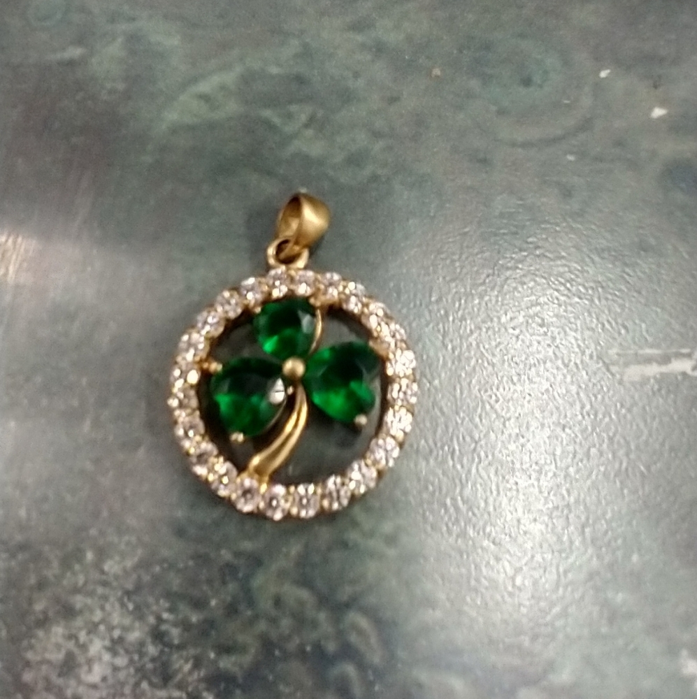 Shamrock pendant
